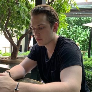 Meet your Posher, Christopher